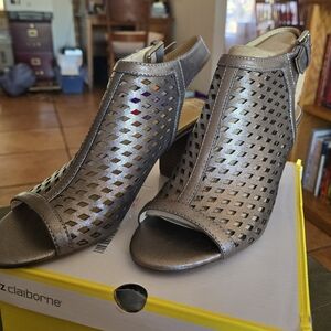 Liz Claiborne Silver Peep-Toe Heels